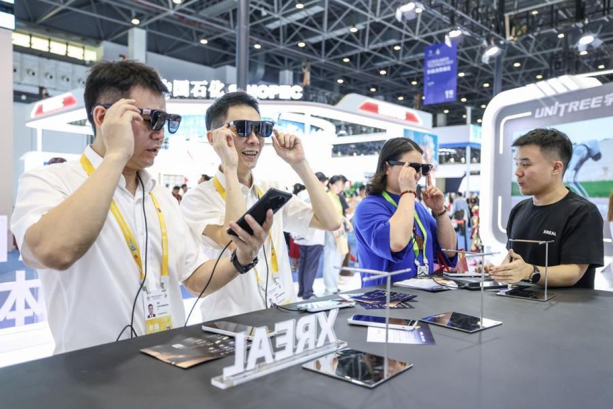 China records significant growth in 'emerging' industries