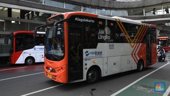 Pramono Speaks Out on Planned Transjabodetabek Fare Hike