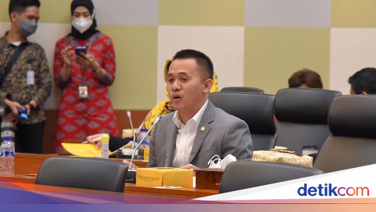 PDIP Legislator Regrets 'Secretive' Pertamax Price Hike