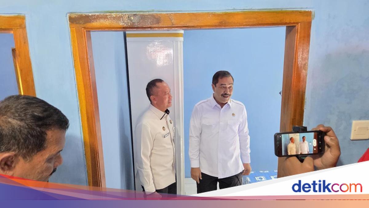 Minister of Immigration and Corrections Inspects Renovated Homes in Sukabumi Built by Prisoners in 19 Days