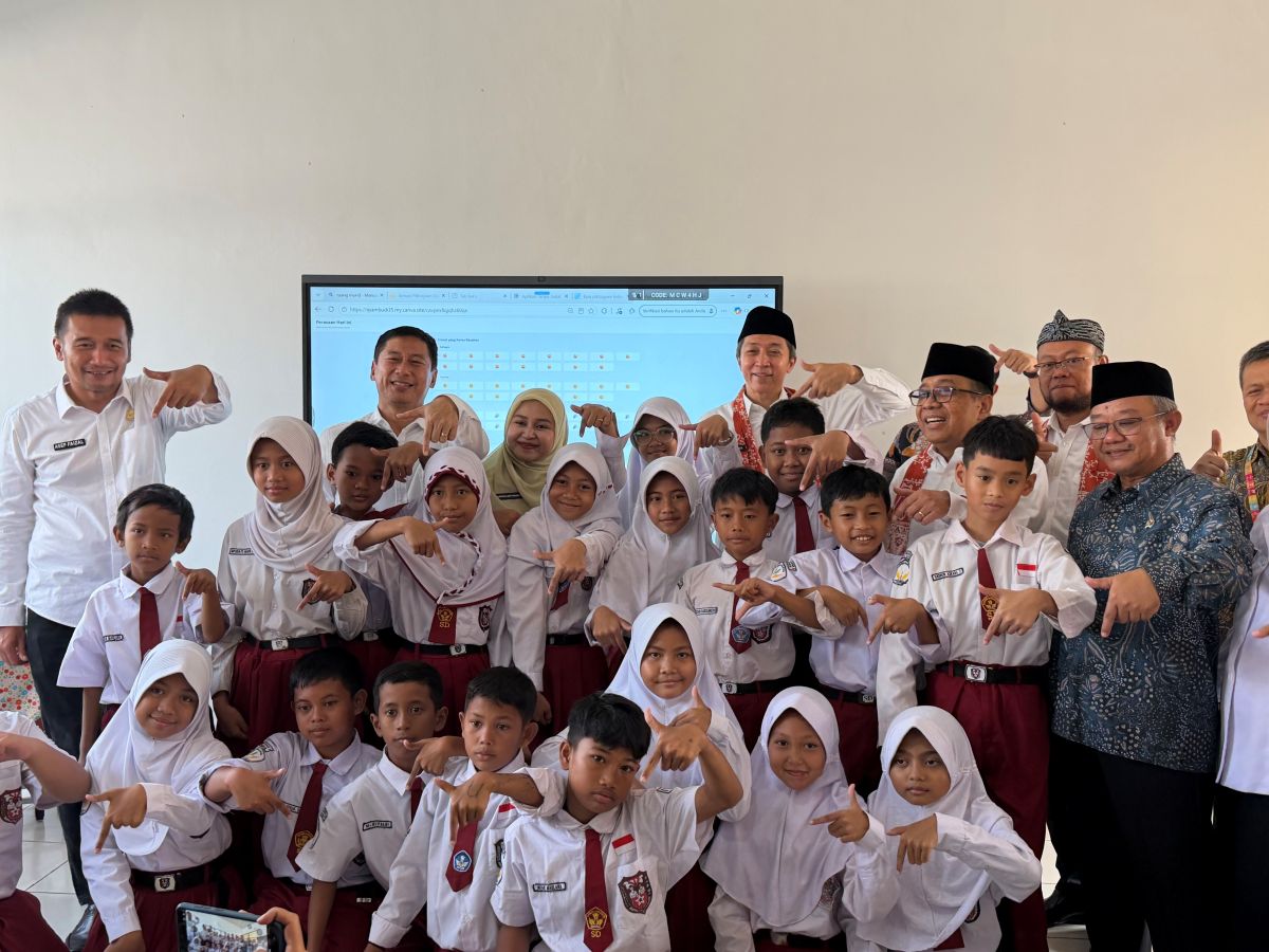 Coordinating Minister for Human Development and Culture and Minister of Primary and Secondary Education Inaugurate Revitalised SDN Cimahpar 5 in Bogor
