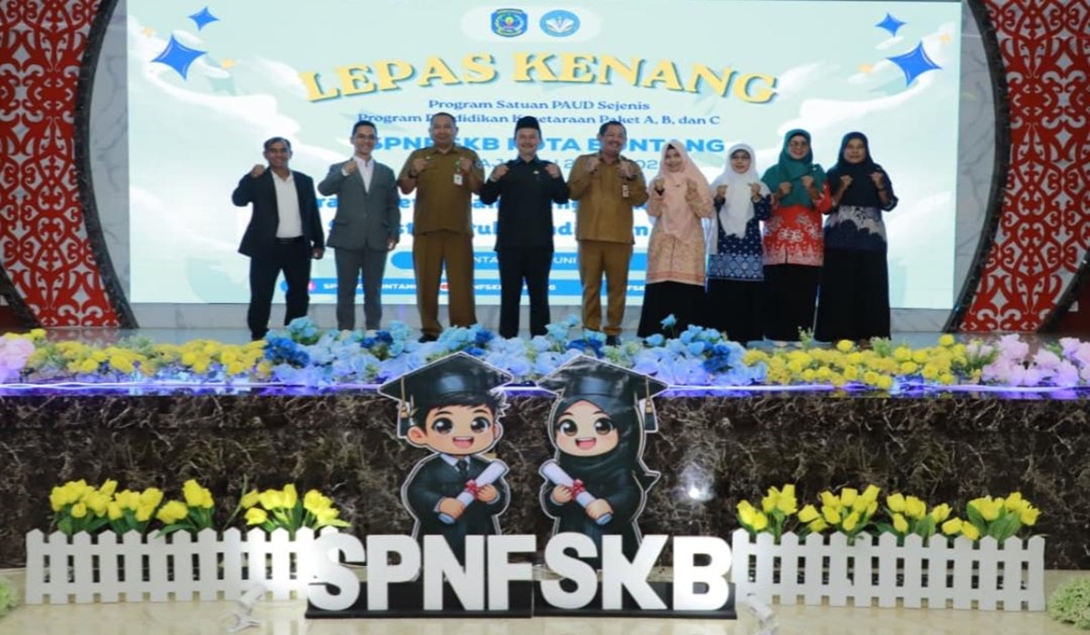 Bontang's SPNF SKB Graduates First Cohort of 68 from Free Non-Formal Education Programme