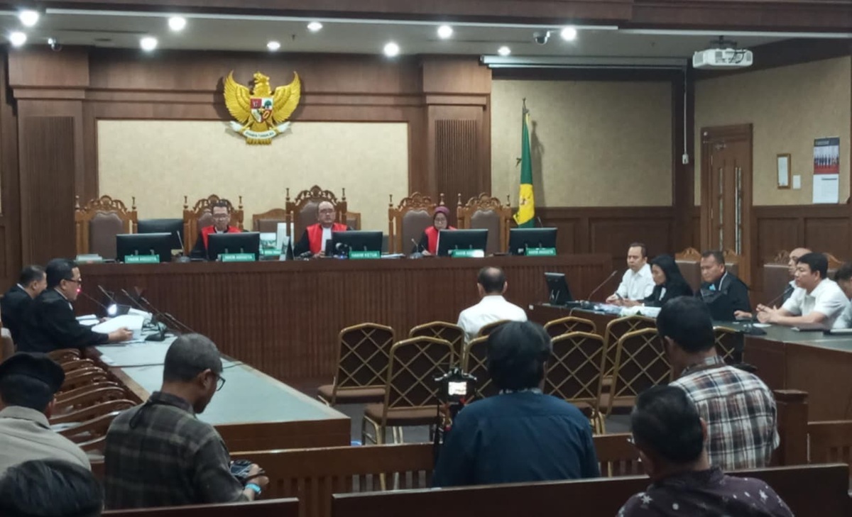 Former Customs Intelligence Head Reprimanded by Judge for Repeatedly Saying 'Maybe' During Testimony