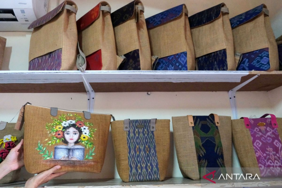 Rupiah Weakness Opens Opportunities to Boost Local Product Consumption