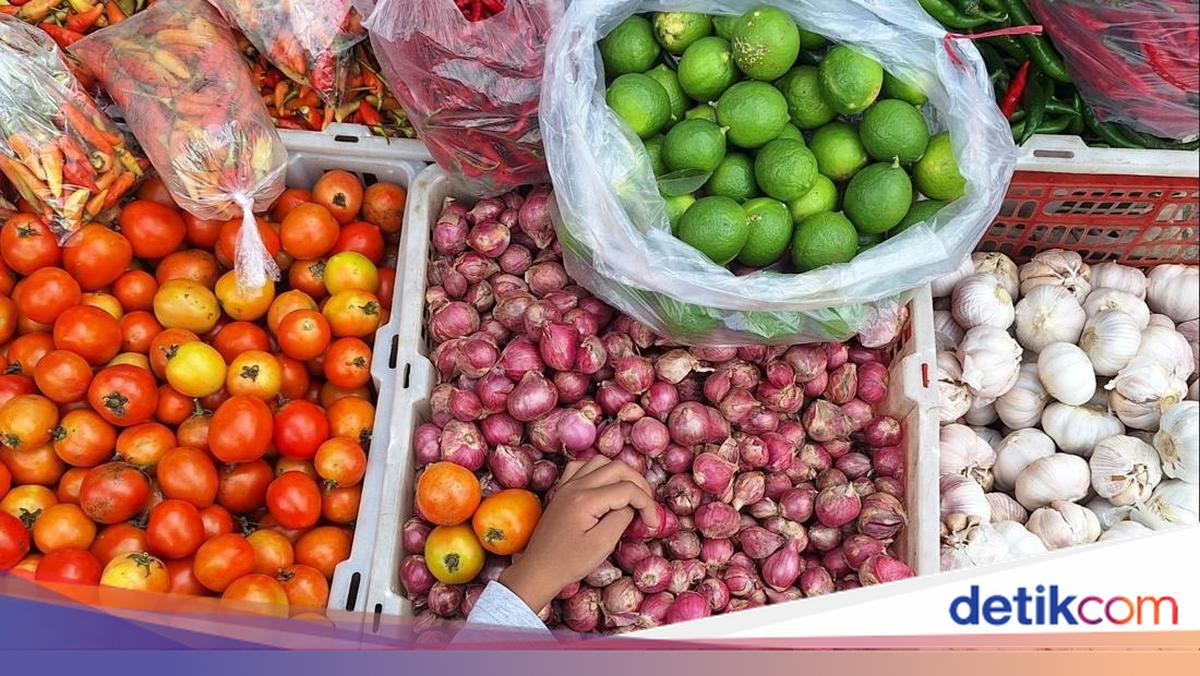 Garlic and Tomato Prices Soar in Mataram, US Dollar Blamed as Trigger