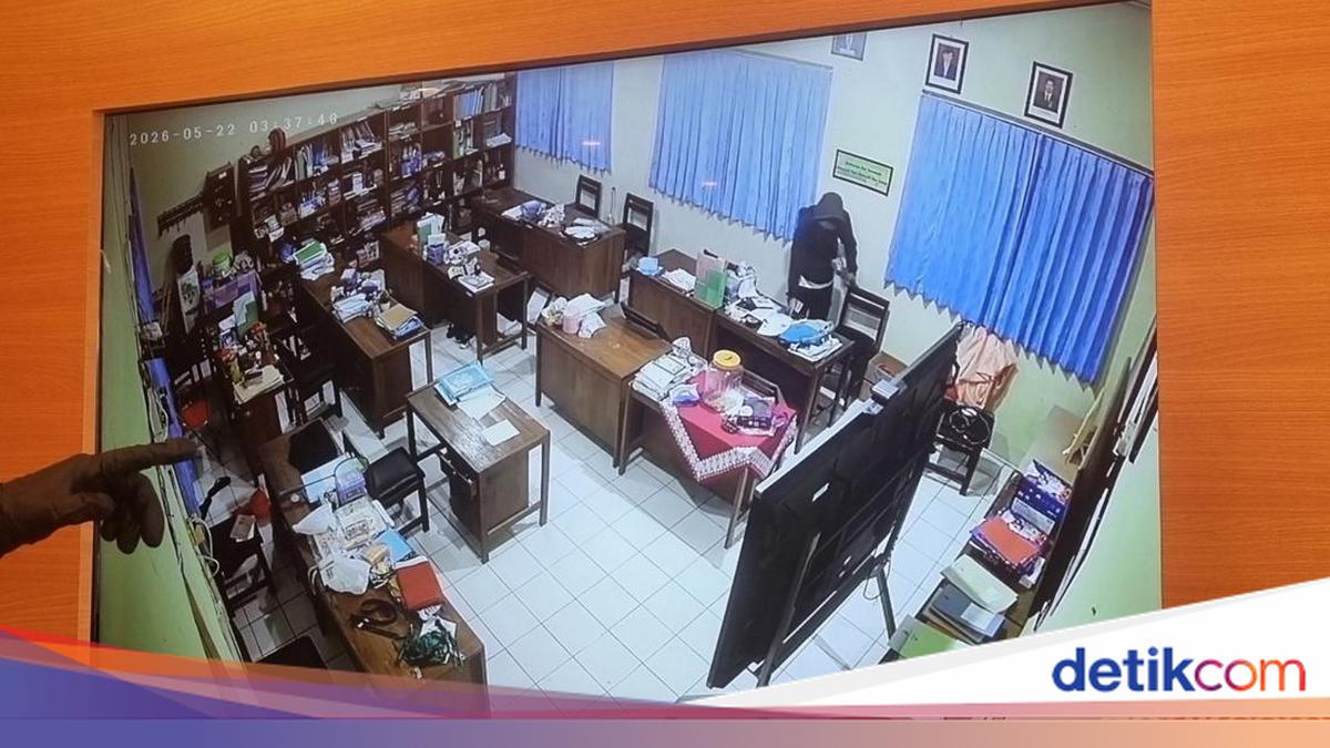 Two Thieves Steal Special Needs School Students' Savings in Bantul for Online Gambling