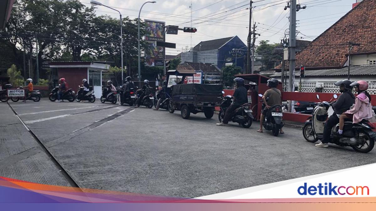 Varied Responses from Jogja Residents Facing Pertamax Price Hike