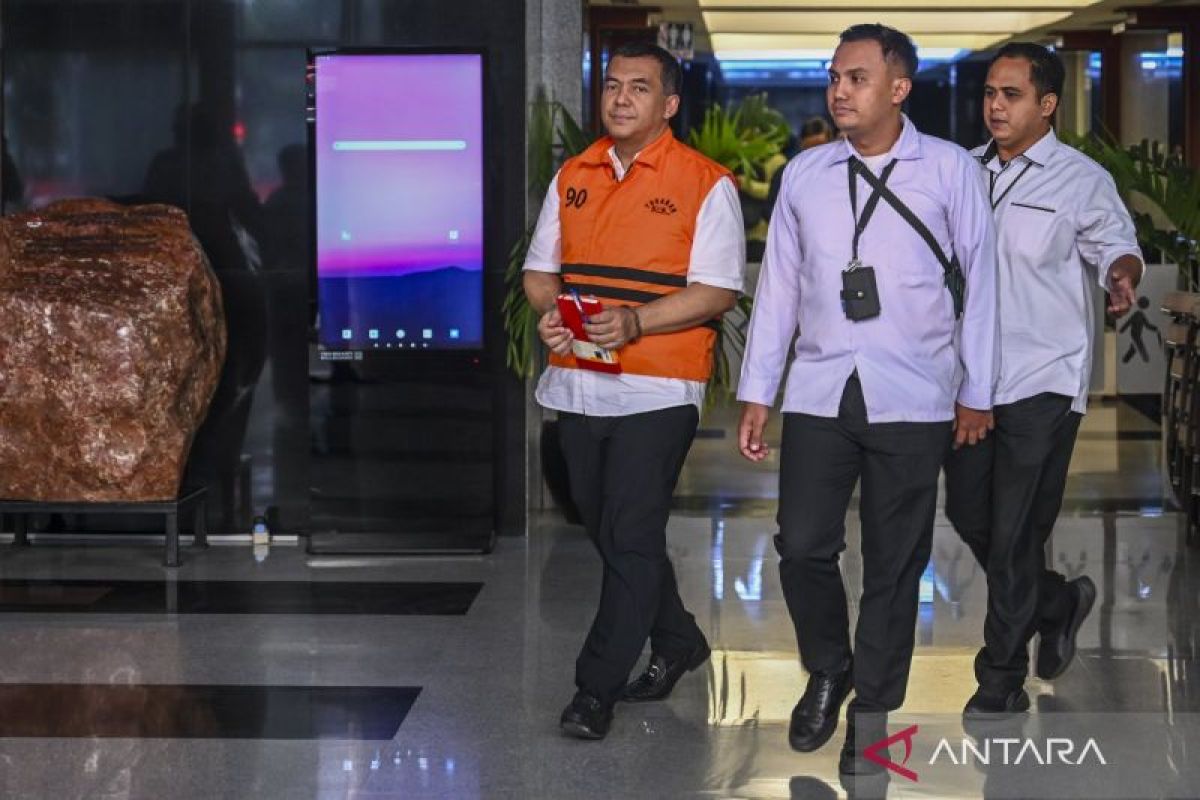 KPK Seizes Documents and Cash in Raid on Deputy Minister's Office