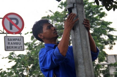 Dozens of Streetlights in South Jakarta Stolen, Perpetrators Used Surrounding Trees