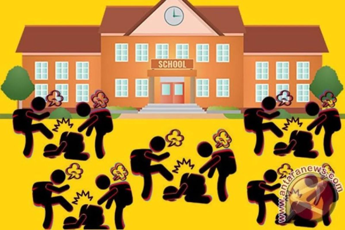 Junior high school brawl in Depok leaves one student with machete wound