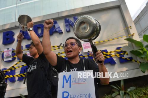BGN Office Stormed by Crowd Demanding Improved Governance of Free Nutritious Meal Programme