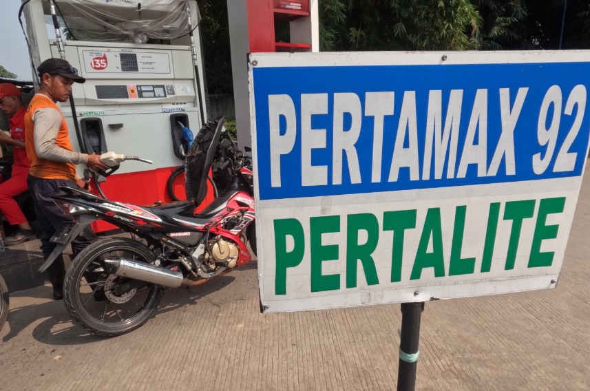 Experts Say Pertamax Price Hike Unavoidable for Government