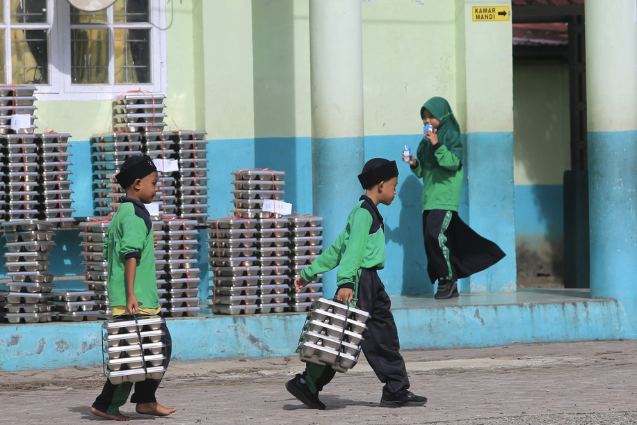 Government Confirms Free Nutritious Meal Programme Continues Despite New SPPG Moratorium