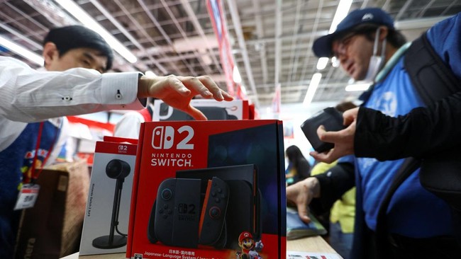 Nintendo's Reign Begins to Crumble as Business Plummets