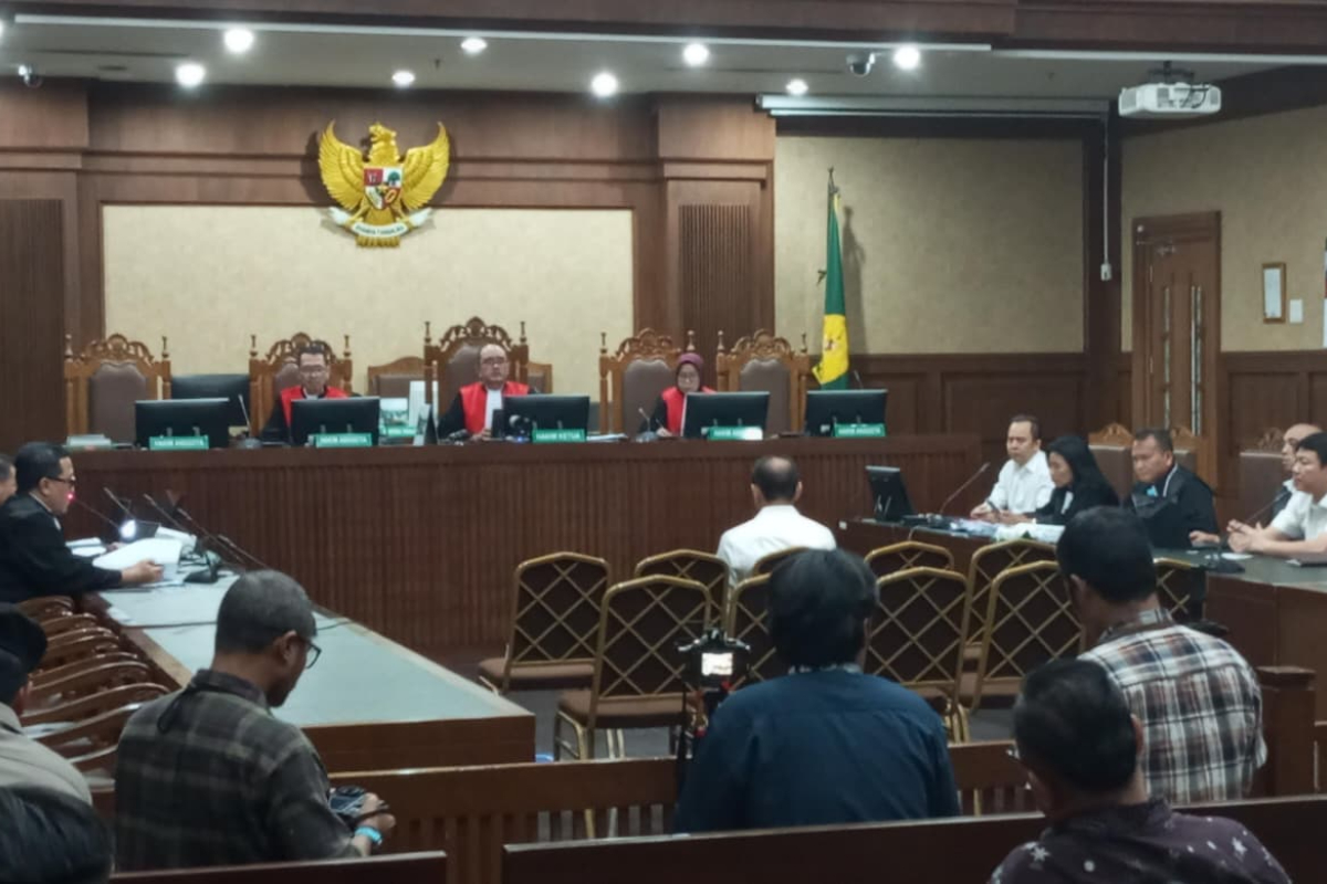 Customs Bribery Trial: Former Official Admits to Existence of Unaccountable Funds