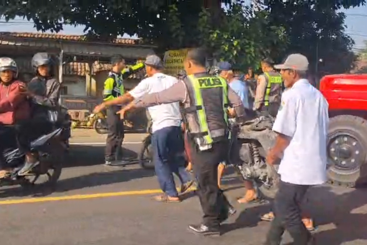 Fatal Crash on Surabaya-Mojokerto Road, Two Motorcyclists Killed