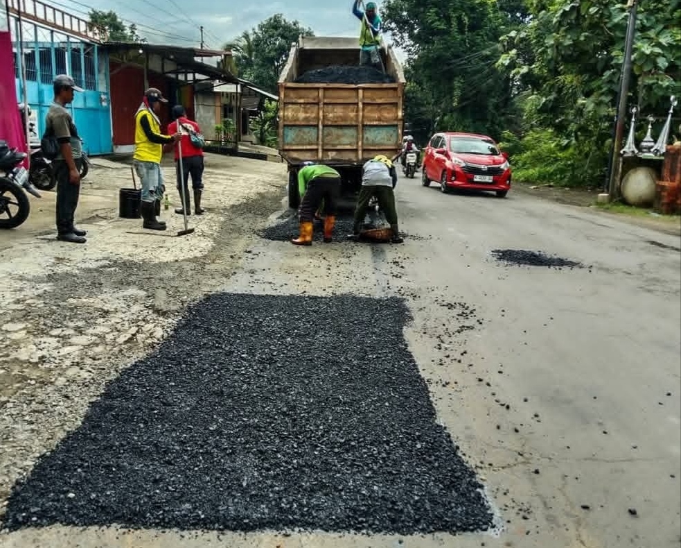Weakening Rupiah Forces Central Java to Re-evaluate Road Projects as Asphalt Prices Soar
