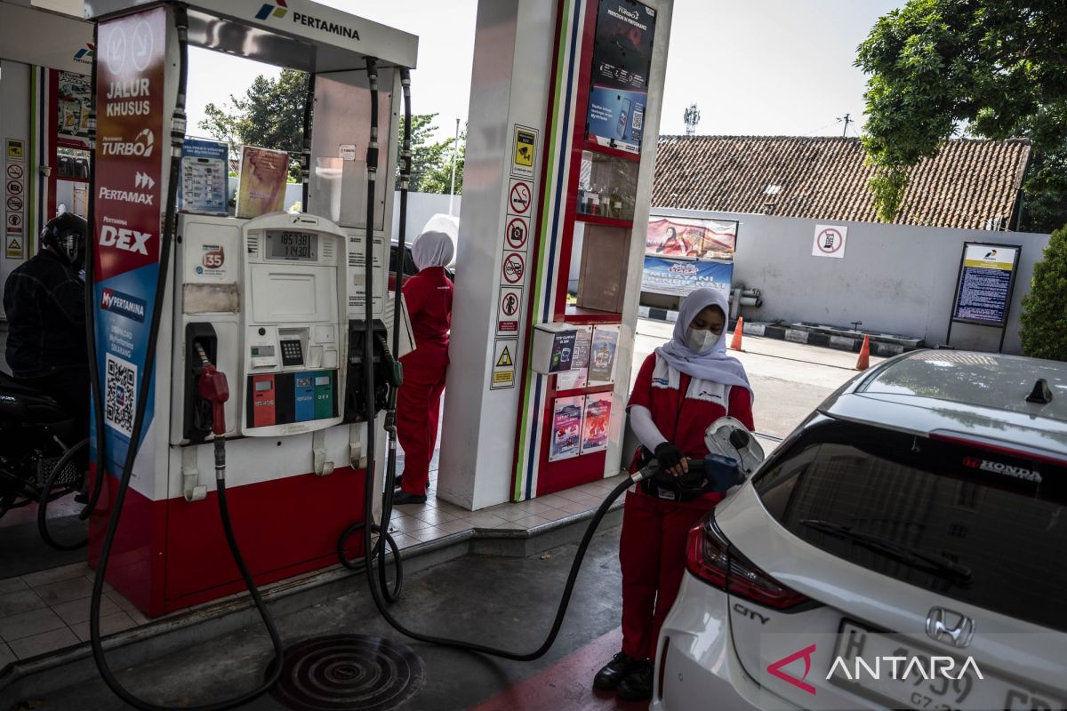 UGM expert says Pertamax price increase realistic for fiscal stability