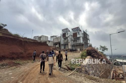 Developer of Luxury Emerald Resort Housing Denies Fraud Allegations, Admits Project Delays