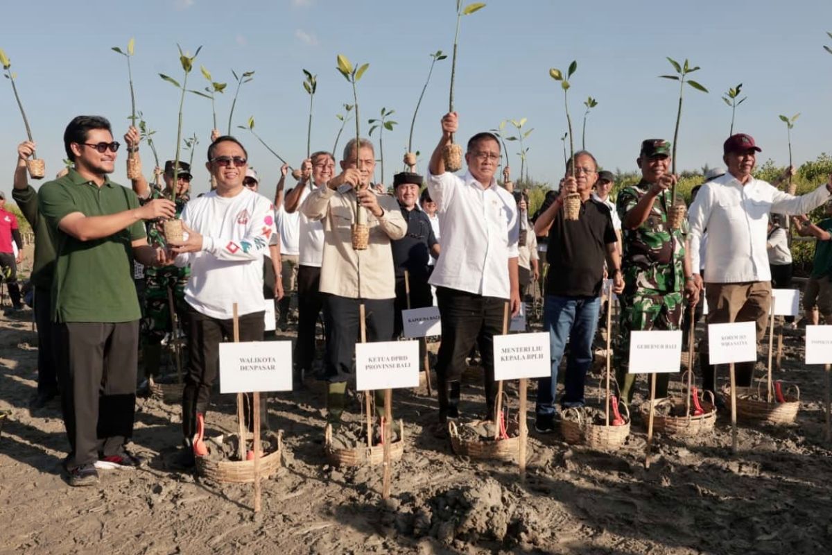 Denpasar Mayor Stresses Cross-Sector Collaboration to Protect Coastal Areas