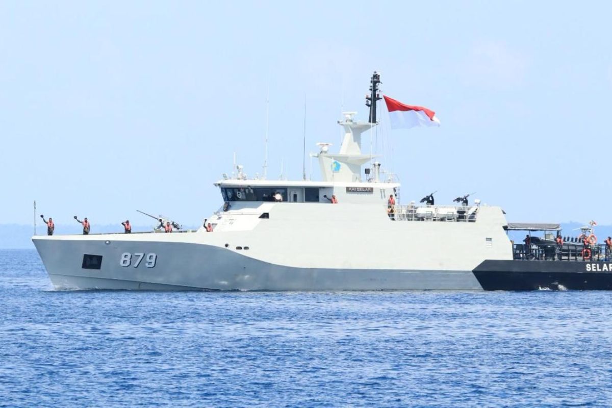 Kodaeral VIII Deploys KRI Selar to Aid Sangihe-Talaud Earthquake Victims