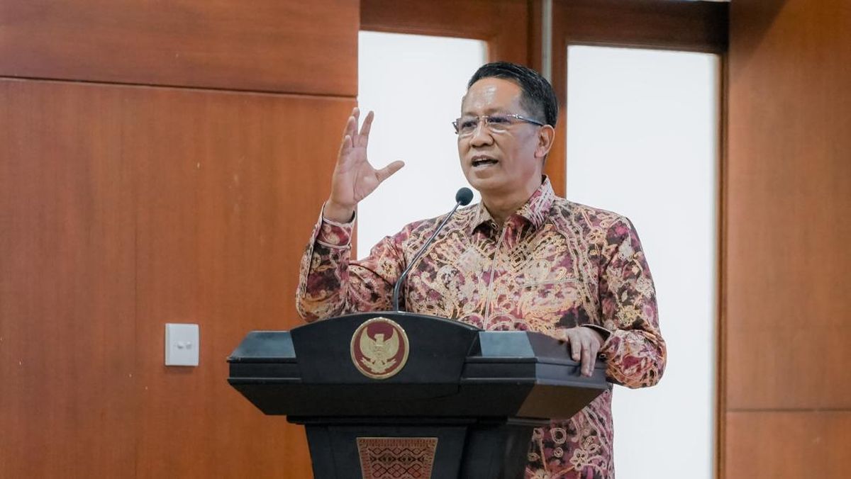 Minister Supratman Denies Police Law is Laden with Political Interests