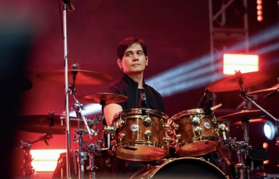 Dewa 19 Drummer Tyo Nugros' Passport Held by Immigration Over State Debt