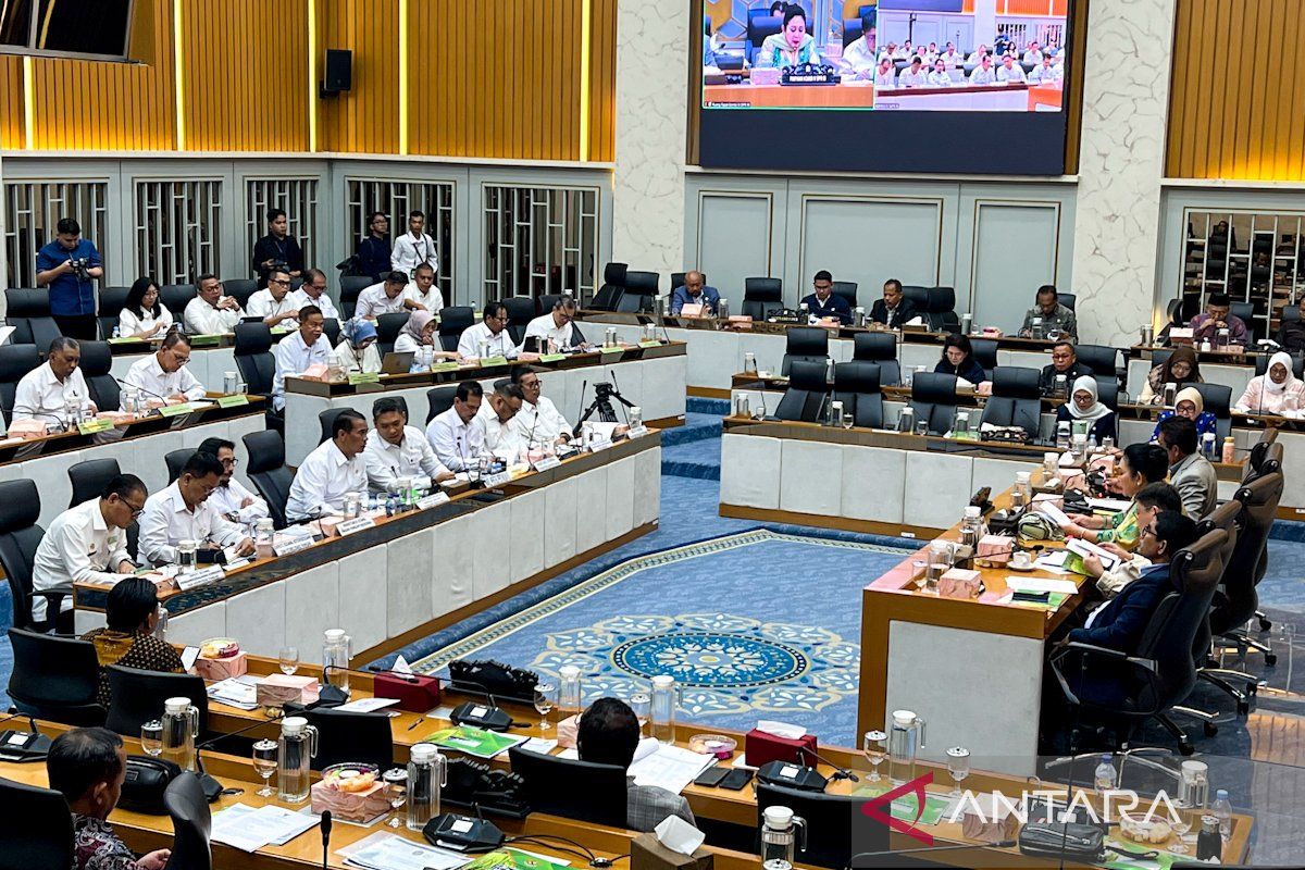 Legislator Supports Agriculture Minister in Stabilising Farm-Level Egg Prices