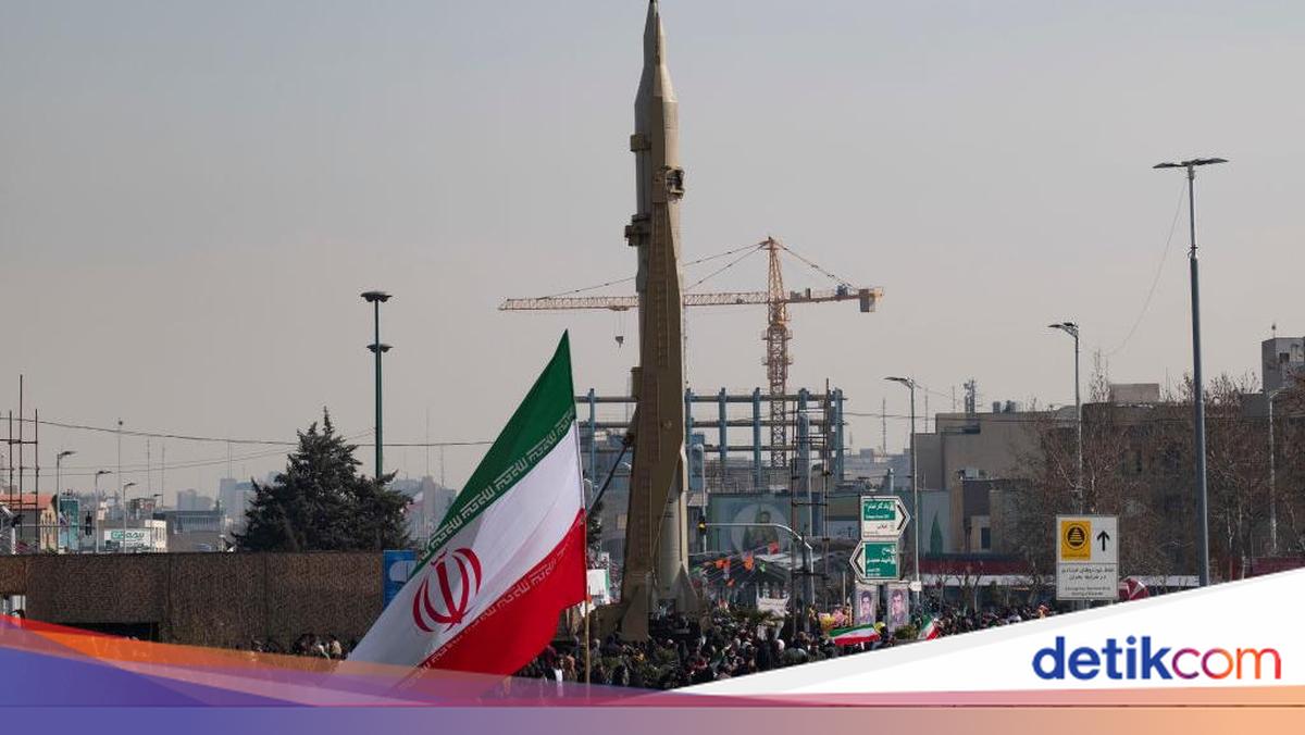 Israeli Airbase Damaged During Iranian Missile Attack