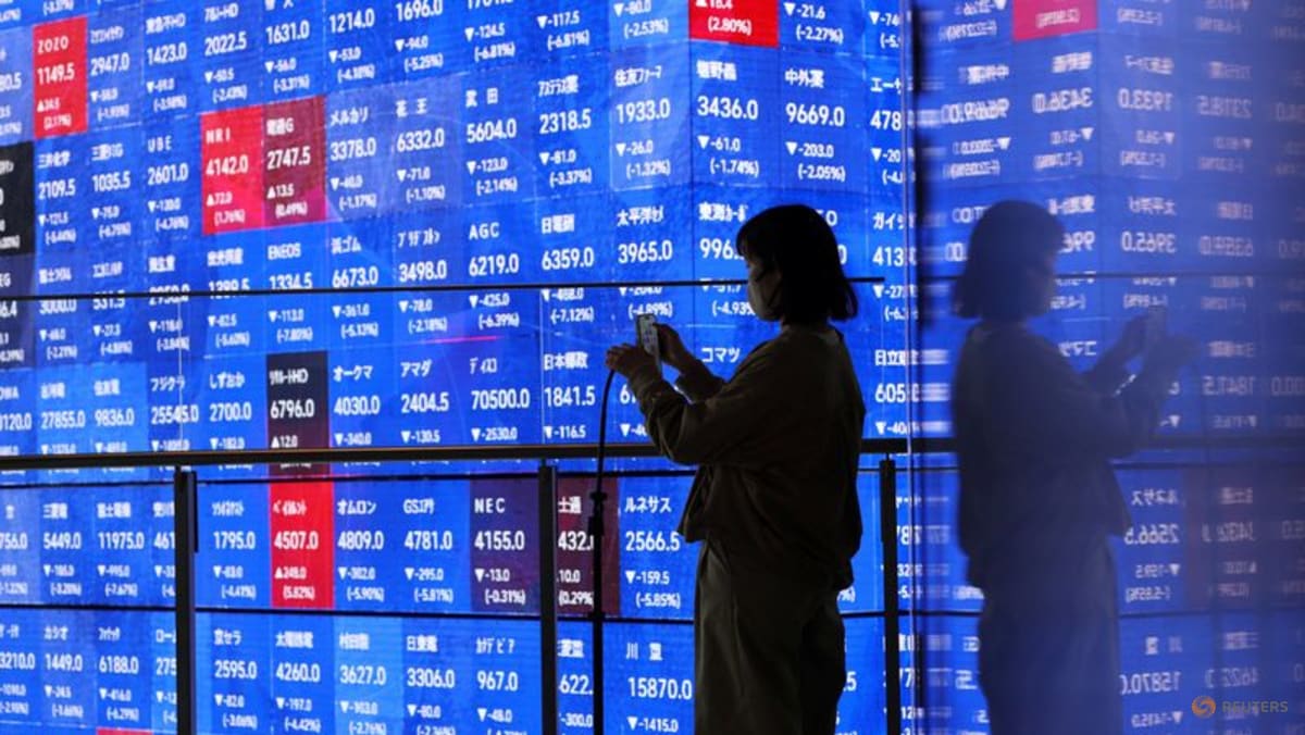 Asian shares retreat as tech losses deepen and US-Iran tensions lift oil prices