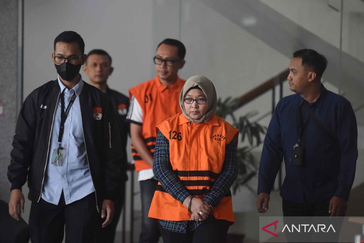 KPK Detains Two Suspects in Follow-Up Sting Operation on Muara Enim Bribery Case