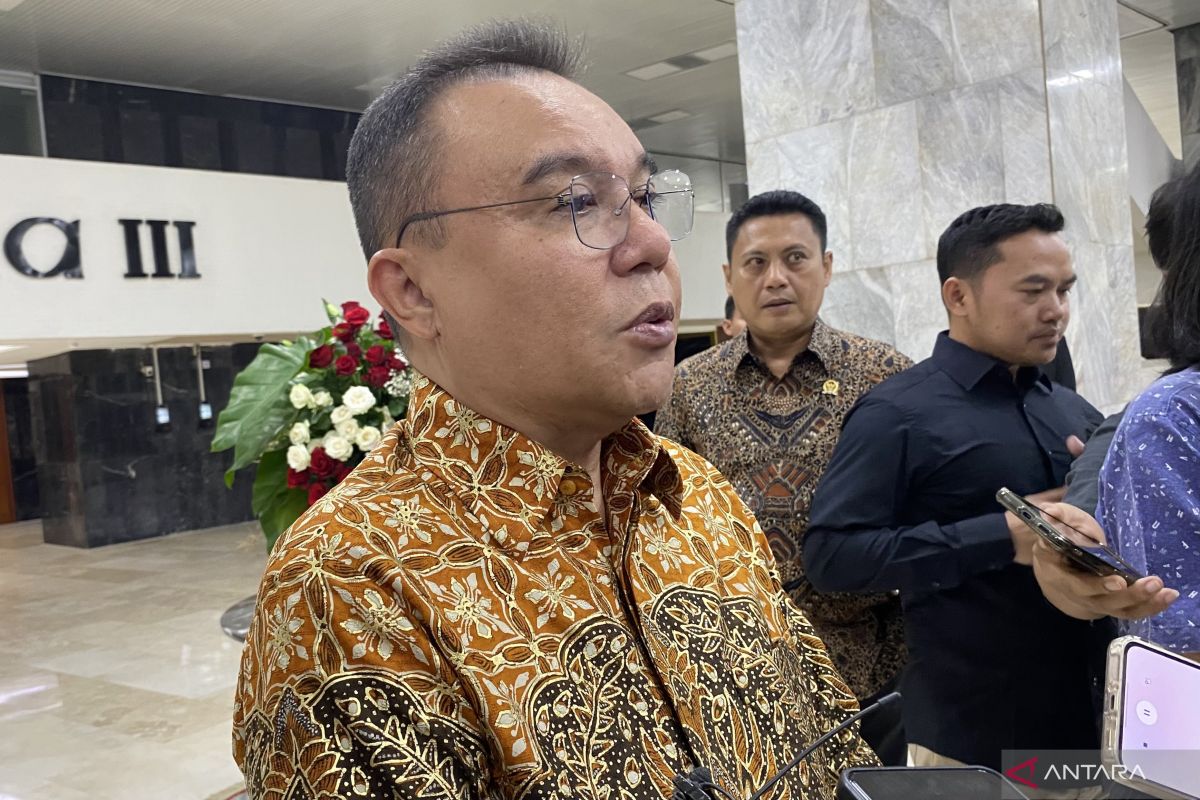 DPR Urges Public to Exchange US Dollars to Strengthen Rupiah