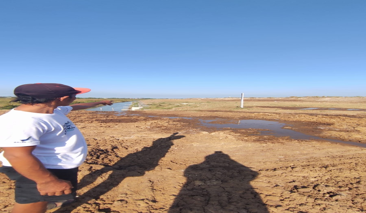 Seepage Appears in Lapindo Mud Embankment, Residents Anxious