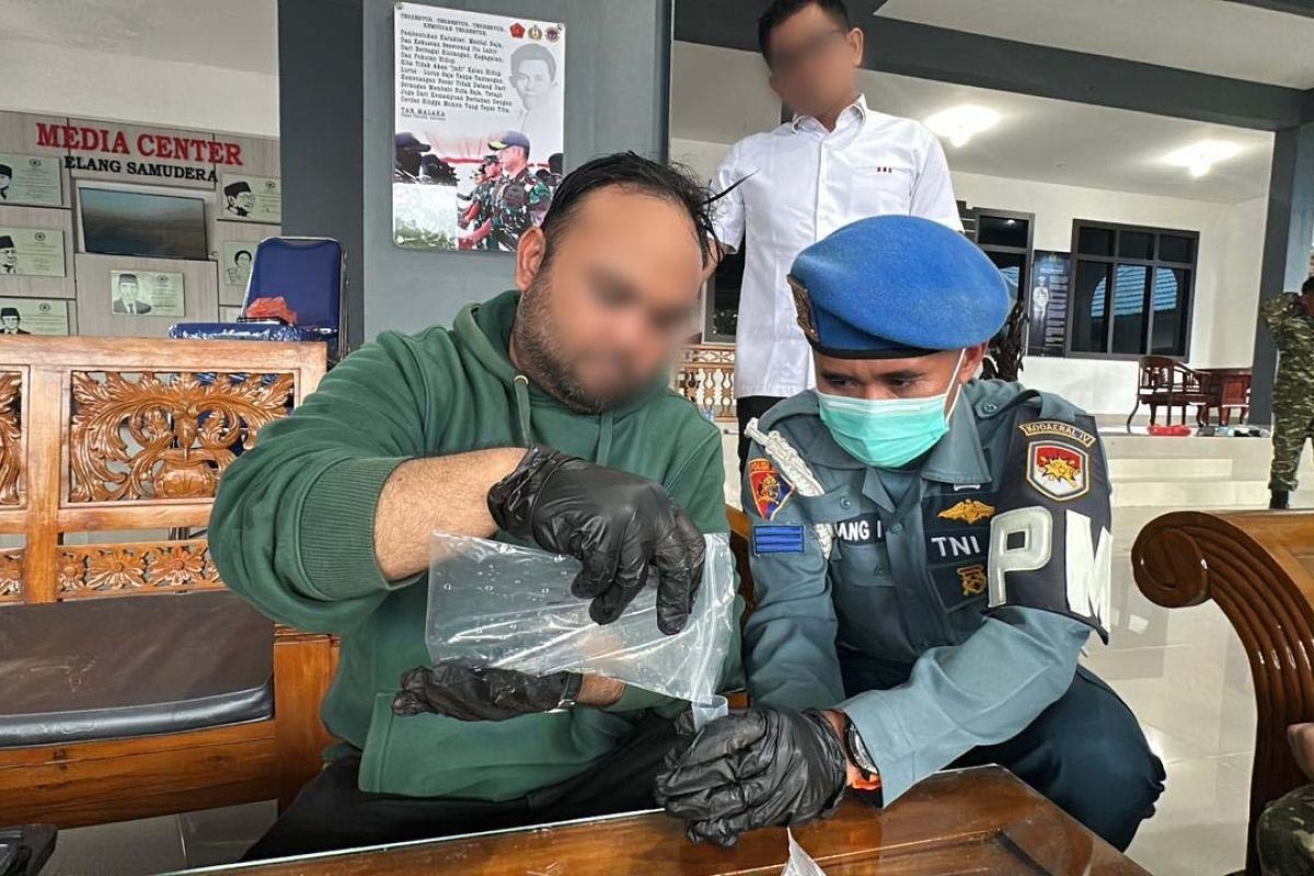 Indonesian Navy Foils Narcotics Smuggling from Malaysia in Karimun