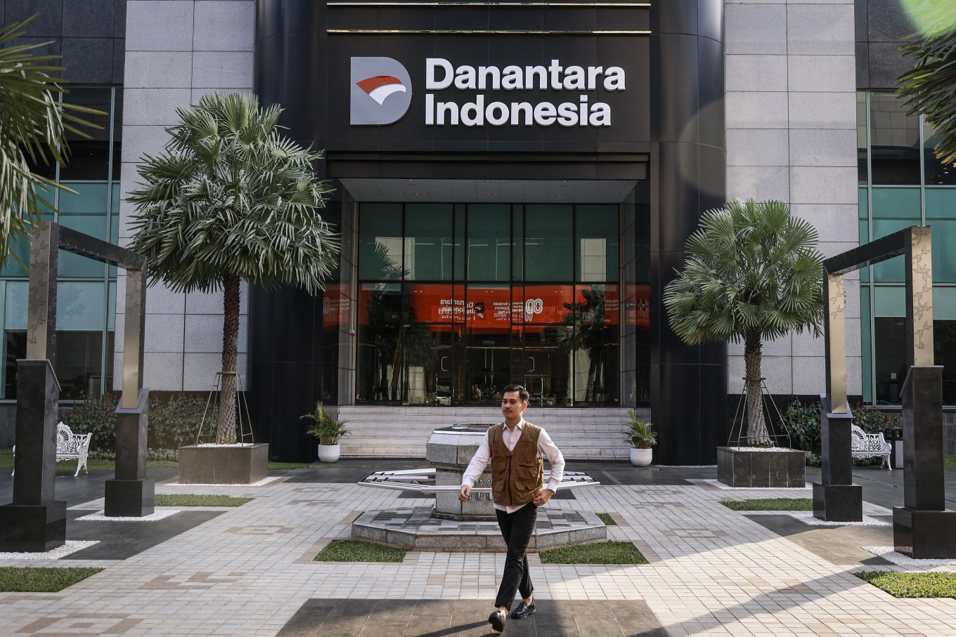 Danantara launches dollar bond targeting $1 billion amid investor concerns