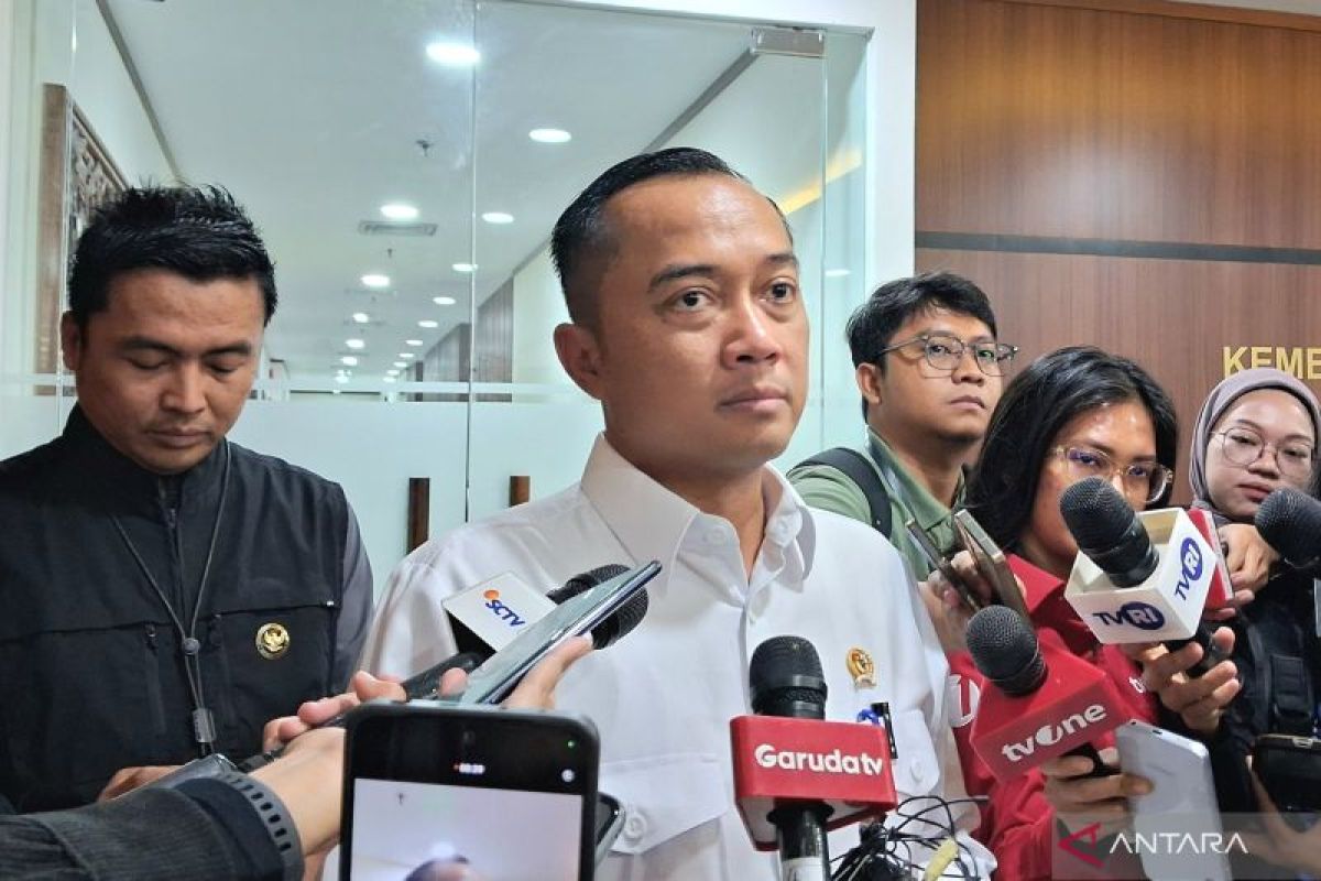 State Secretariat Minister targets one-month completion for free meal programme repairs