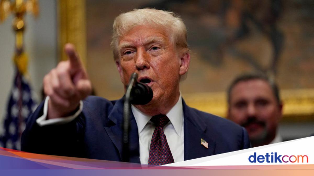 Trump Accuses Iran of 'Playing' the US, Threatens Tougher Strikes