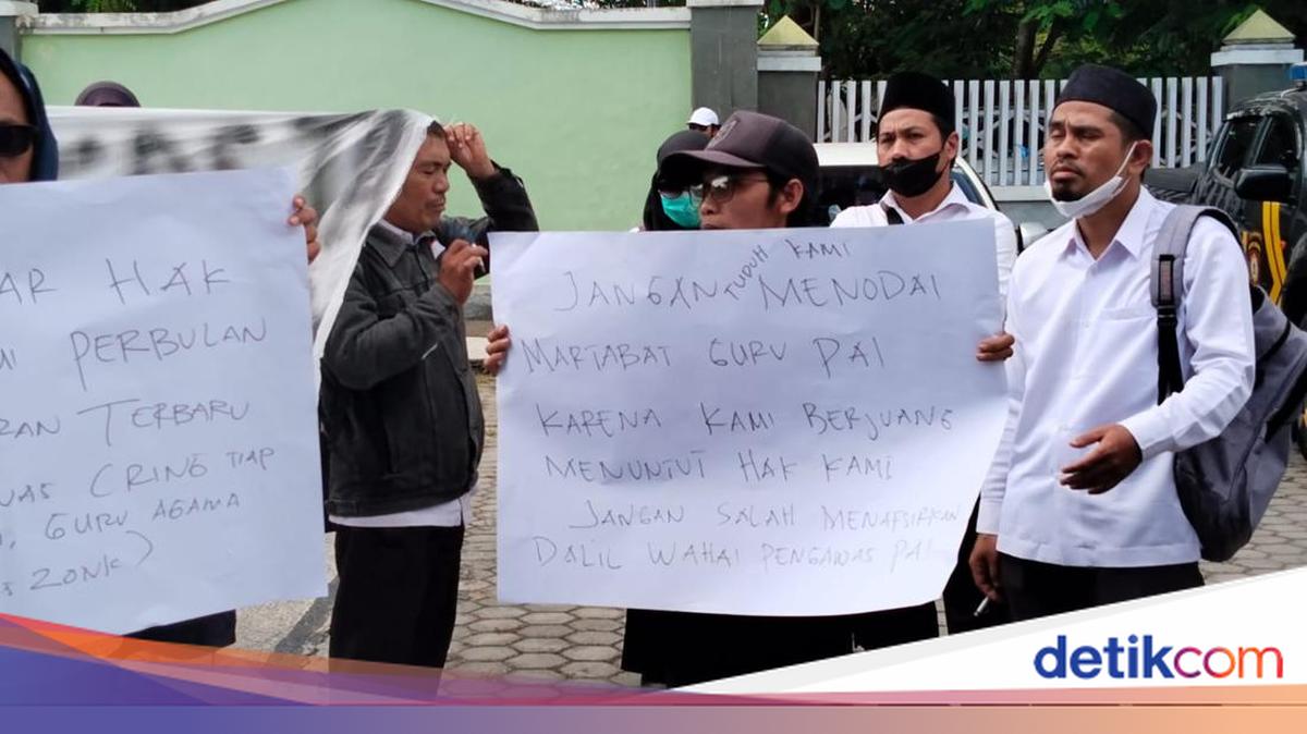 Protests Erupt Over Six-Month Delay in Islamic Education Teacher Certification Payments in Central Lombok