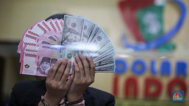 Rupiah Weakens Again, US Dollar Climbs to Rp 17,975