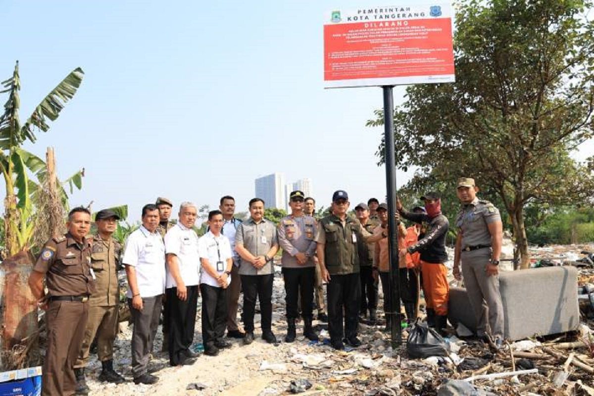 Tangerang Environment Agency Seals Illegal Rubbish Dump to Prevent Environmental Pollution