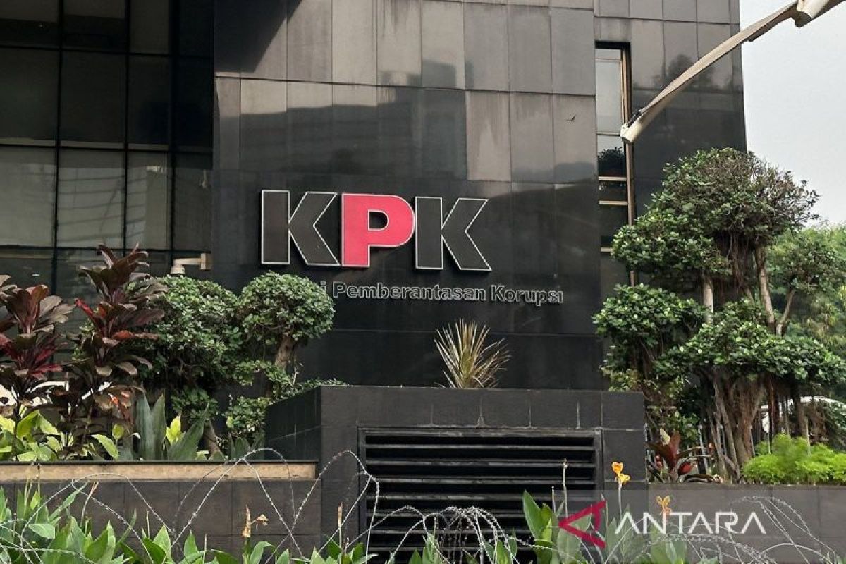 Legislator asks KPK to investigate Jakarta Dukcapil over foreigner residence permits