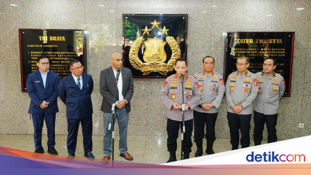 National Police Chief Attends as SMA KTB Receives International Curriculum Certificate