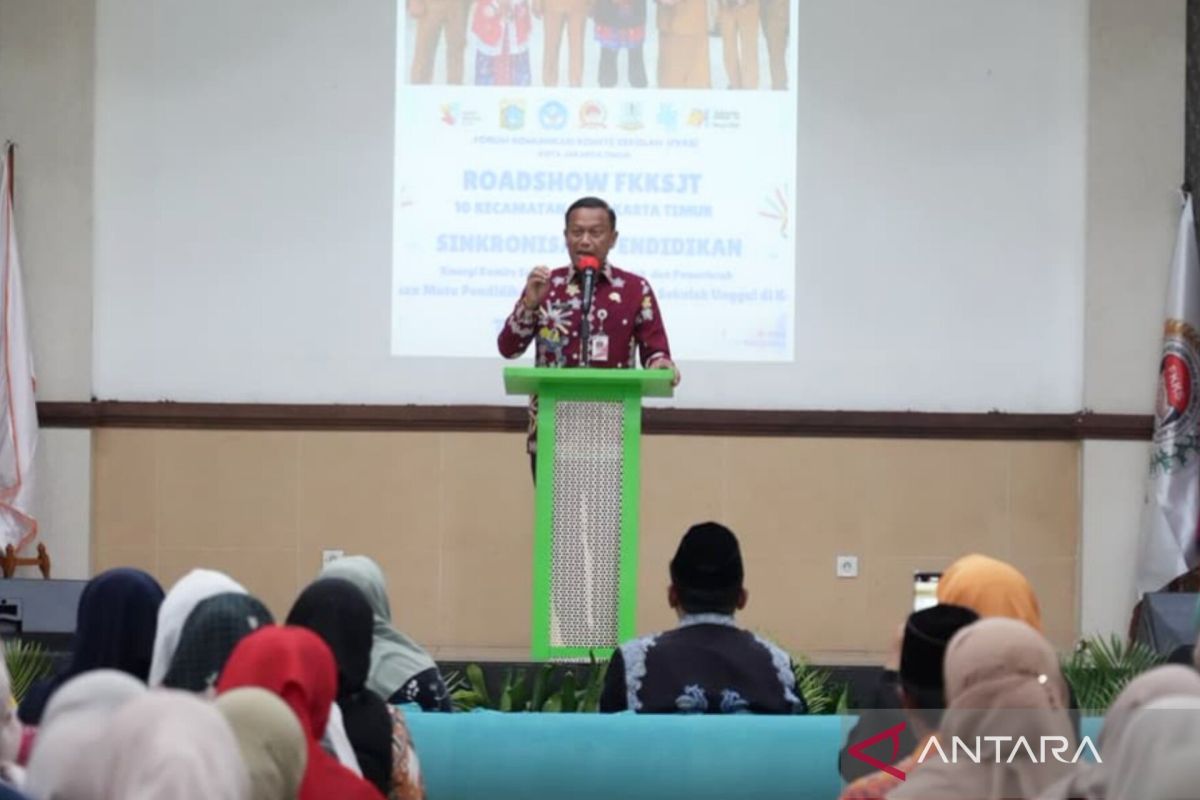 East Jakarta synchronises school committees and headmasters, socialises 2026 student admission system