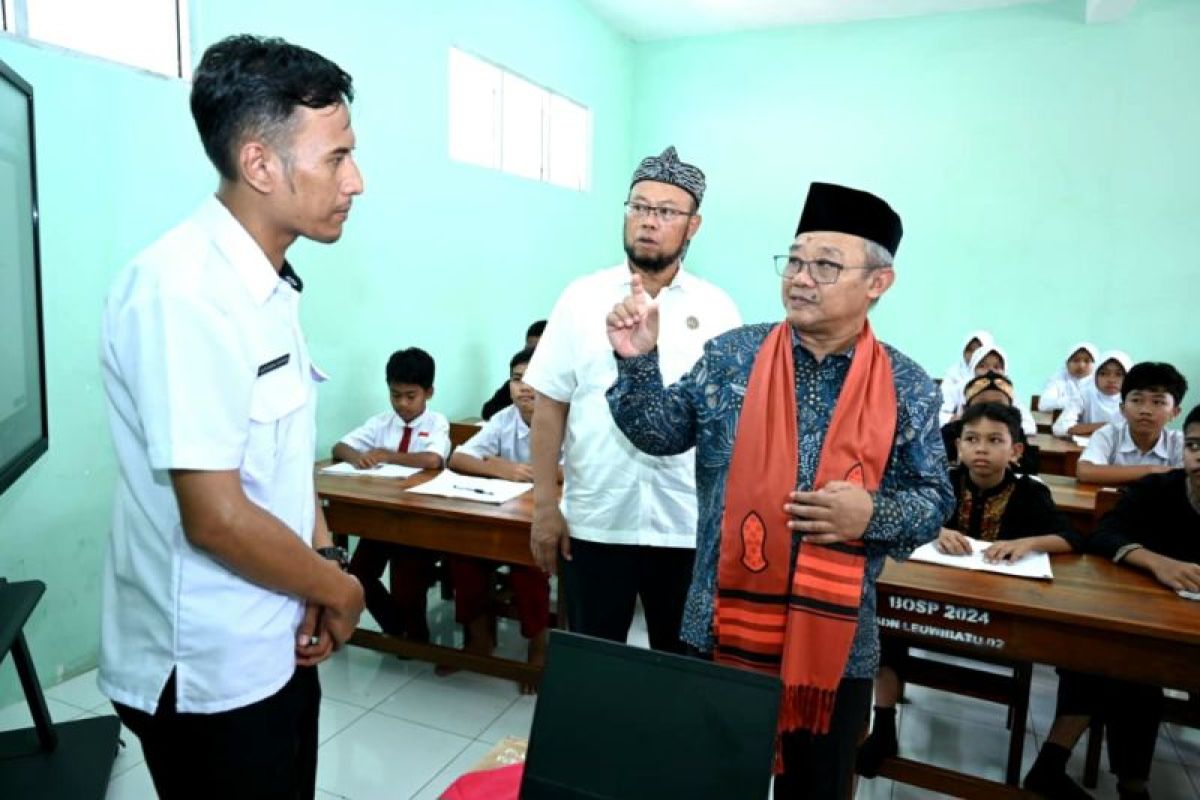 Building New Classrooms Boosts Local Economy, Says Education Ministry