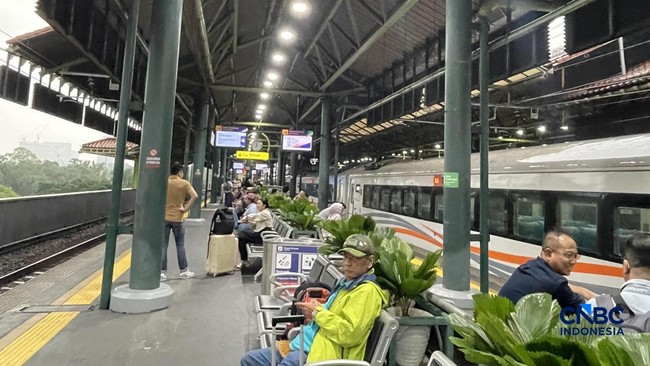 Prabowo Orders KAI Chief to Immediately Renovate Gambir Station
