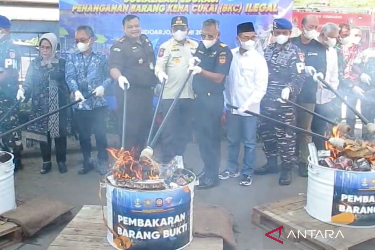 East Java Customs Destroys Illegal Cigarettes Worth Rp19.6 Billion