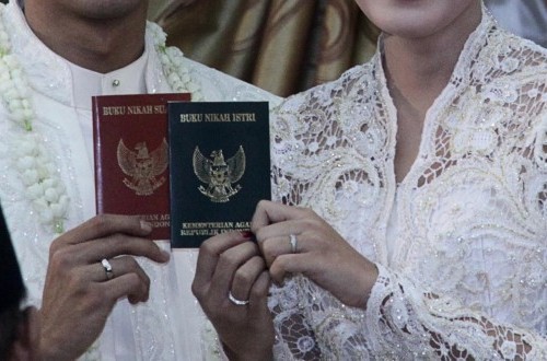Moribund Indonesian Economy Makes Gen Z Reluctant to Marry