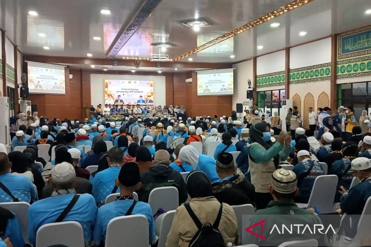 Central Kalimantan Hajj Pilgrims from Group 06 Arrive at Banjarmasin Debarkation