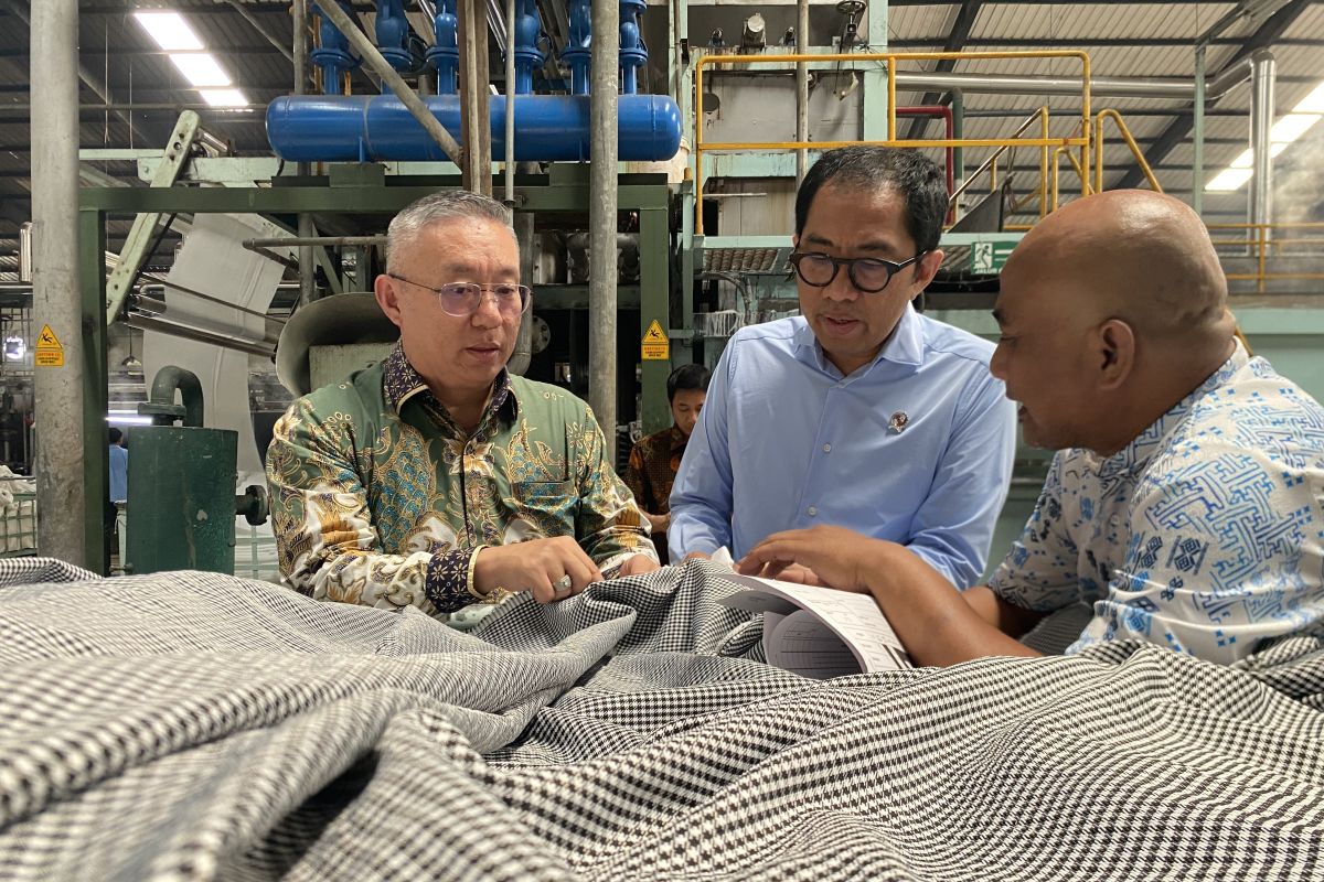 Deputy Industry Minister Asserts Textile Sector Resilience Amid Rupiah Volatility