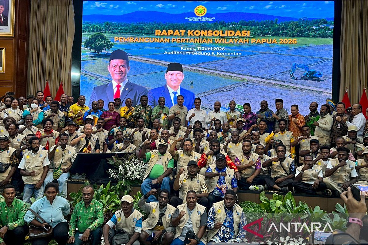 Agriculture Minister gathers Papua regional heads to strengthen farming and plantations
